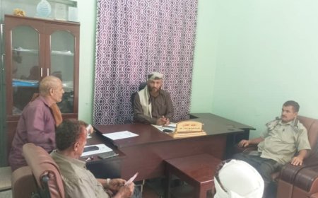 لحج.. مدير طور الباحة يوجه بتشكيل غرفة عمليات لمراقبة أسعار وصلاحية السلع الغذائية في أسواق المديرية