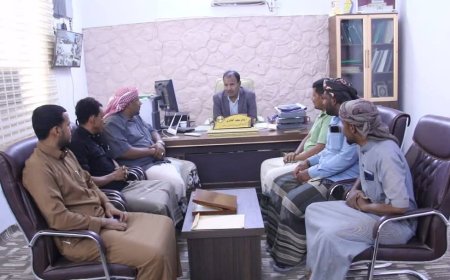 الوكيل العامري يشيد بجهود عمال النظافة بوادي حضرموت