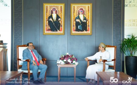 رئيس هيئة الطيران المدني يبحث مع نظيره العماني سبل التعاون في تحسين وتطوير خدمات الملاحة الجوية