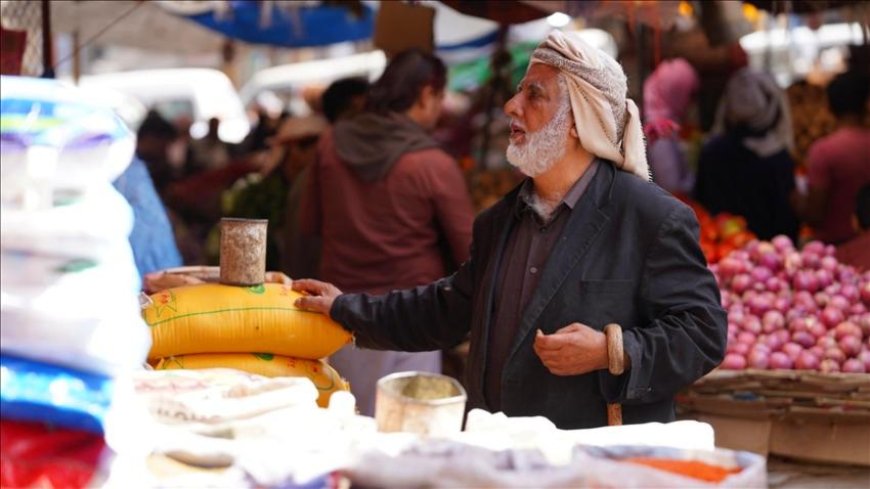 اليمنيون يستعدون لاستقبال رمضان بموائد فارغة 