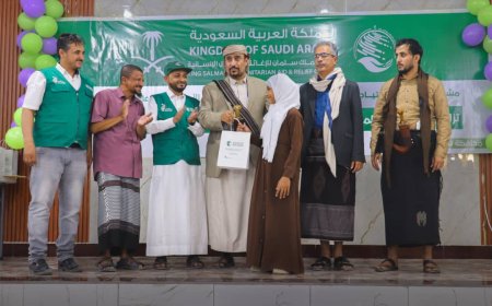 تزامناً مع اليوم العالمي لضعاف السمع. . توزيع 40 سماعة أُذن طبية في شبوه بدعم من مركز الملك سلمان
