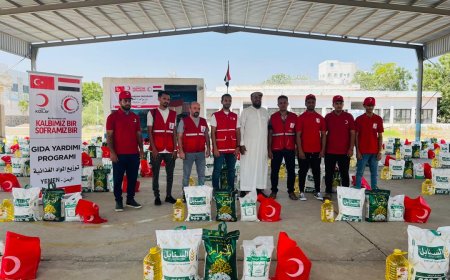 جمعية الوفاء تدشن السلة الغذائية الرمضانية بدعم من الهلال الأحمر التركي في عدن