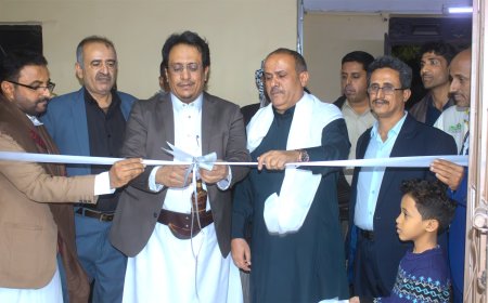 ضمن مبادرة تمكين الوصول إلى العدالة الذي تنفذها مؤسسة خطوات بالشراكة مع مؤسسة رنين اليمن..افتتاح قاعة المحاكمات بمحكمة عتق الابتدائية