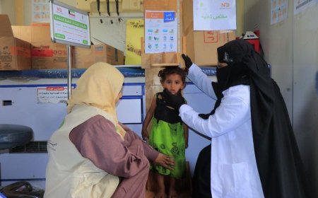 استفادة 10 ألف فرد من العيادة الطبية المتنقلة التي استهدفت محافظات أبين ولحج والحديدة