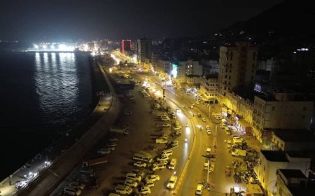 تركيب أكثر من 250 جهاز إنارة بالطاقة الشمسية في شوارع المكلا