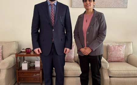 محافظ صنعاء اللواء شُريف يلتقي سفيرة بريطانيا لدى اليمن