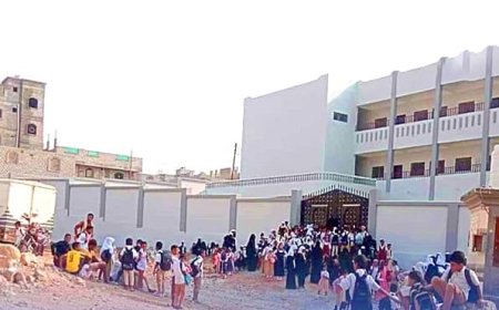 بعد فشل حل مشكلة إضراب المعلمين.. توقف التعليم  في عدن (ينذر بكارثة)