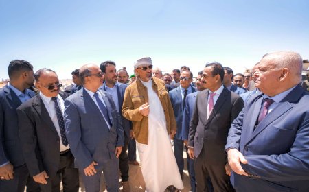 الزُبيدي يتفقد مستشفى الهيئة بشبوة ويطّلع على مستوى الإنجاز في مشروع الجامعة