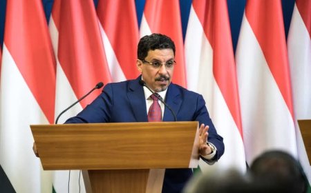 رئيس الوزراء.. سنواصل مواجهة الفساد والتهديد الحوثي بدعم من مجلس القيادة