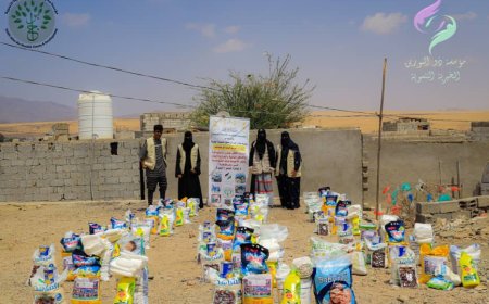 مؤسسة ذو النورين بالشراكة مع مؤسسة صلاح جابر بن شعيلة توزع السلال الغذائية ومستلزمات كبار السن للأسر الفقيرة في لحج