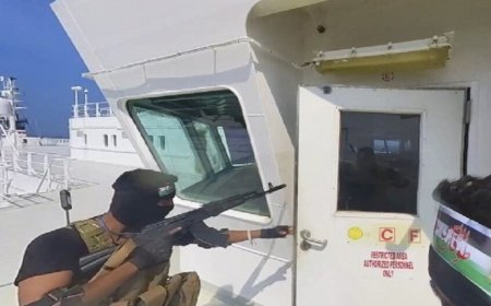 قناة "المسيرة"  : شن غارات على سفينة "غالاكسي ليدر"  الإسرائيلية بنار صديقة !