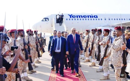 رئيس المجلس الانتقالي الجنوبي يصل أرخبيل سقطرى