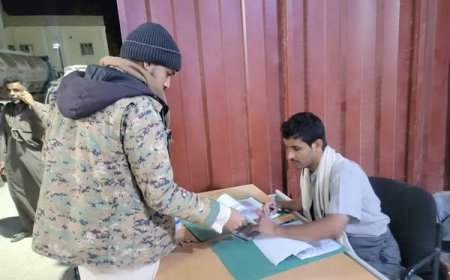 شبوة.. اللجنة الإشرافية تواصل توزيع المعونة الغذائية الإماراتية على المستفيدين