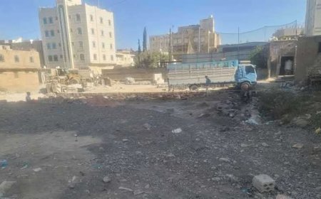 إب.. مليشيا الحوثي تمنح تاجراً موالياً لها تصريحاً لإنشاء محطة غاز بجوار مدرسة وسط حي سكني