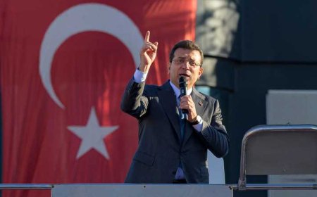 وزارة الداخلية التركية تعلّق عمل إمام أوغلو