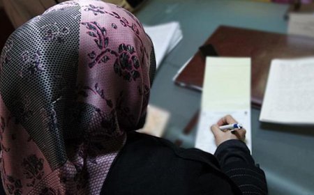 إمراءة مسلمة تتعرض لإعتداء و محاولة إحراق حجابها في كندا .. تفاصيل