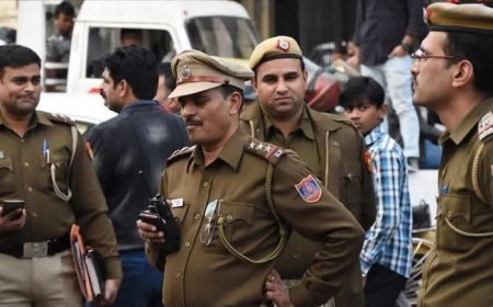 القنصلية اليمنية في مومباي: خالد الخضمي وعائلته محتجزون بسبب مخالفة قانون الإقامة الهندي