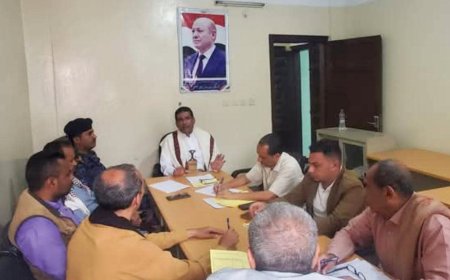تعز.. المكتب التنفيذي بمقبنة يناقش في اجتماعه الدوري التقارير الشهرية لتعزيز الخدمات وتحسين مستوى الأداء