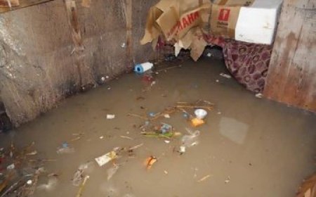 مدينة يمنية تغرق بمياه البحر الاحمر.. ( صور )