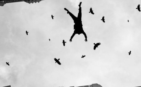 انتشال جثة فتاة انتحرت في بئر ضيقة ( فيديو )