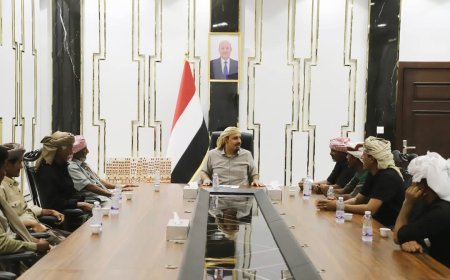 مقادمة وأعيان قبيلة باسلوم السيباني يقدّمون التهاني لمحافظ حضرموت بالعيد السعيد