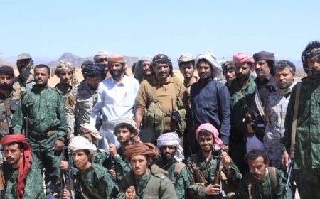 نائب القائد العام لقوات دفاع شبوة يزور الجبهات القتالية بمديرية مرخة