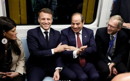 الرئيس الفرنسي ينشر صور تذكارية من مترو القاهرة