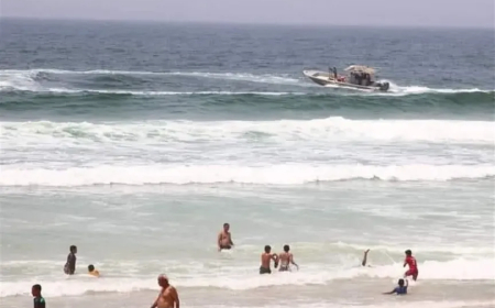 رغم التحذيرات!!.. انقاذ أربعة مواطنين من الغرق في سواحل حضرموت