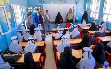 المحافظ بن الوزير، يتفقد ثانوية شبوة للبنات ويشيد بإقبال الفتيات على التعليم ويعلن حزمة دعم جديدة
