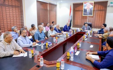 رئيس الوزراء يرأس اجتماعاً لقيادة وزارة المياه والبيئة لمناقشة جهود رفع مستوى الأداء وكفاءة العمل