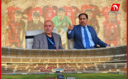 الوزير البكري يؤازر منتخبنا للناشئين من مدرجات عبدالله الفيصل بجده