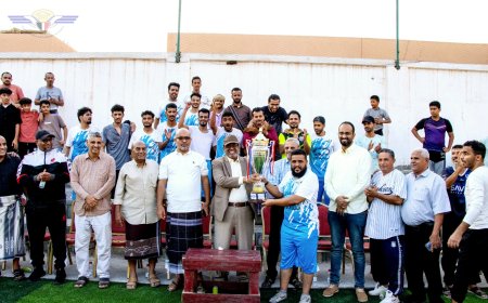 بحضور رئيس الهيئة..  فريق إطفاء مطار عدن يتوج بطلاً لبطولة هيئة الطيران الكروية الأولى بالعاصمة عدن