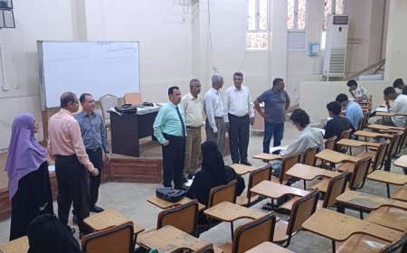 كلية العلوم الإدارية بجامعة عدن تدشن امتحانات الدور الثاني 