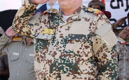 قائد اللواء 39 مدرع يعزي قائد محور أبين العميد الركن سند الرهوة في وفاة شقيقته