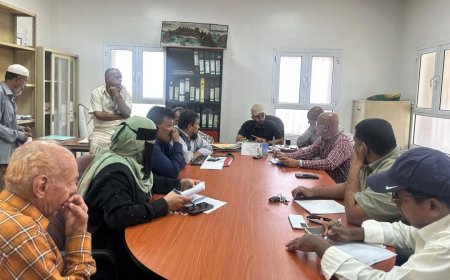 بن جرادي يترأس اجتماعاً لرؤساء أحياء اللجان المجتمعية بمديرية صيرة بعدن