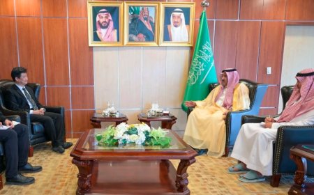 آل جابر يبحث مع القائم بأعمال السفارة الصينية في اليمن مستجدات الأزمة اليمنية