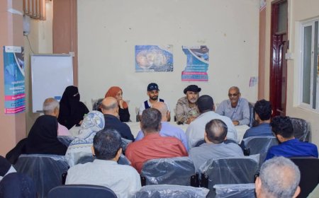 لقاء تشاوري يناقش تنظيم صرف الأدوية المهدئة في مديرية صيرة بعدن
