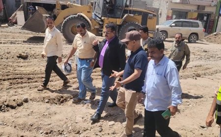 برعاية وزير الدولة - محافظ العاصمة عدن - أحمد حامد لملس..مدير عام المنصورة يدشن مشروع إعادة تأهيل شارع تقاطع الكثيري - السوق المركزي للخضروات والفواكه بتكلفة "170" مليون ريال