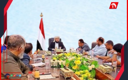 الوكيل الرباش يناقش آليات نقل حجاج اليمن لموسم ١٤٤٦هـ