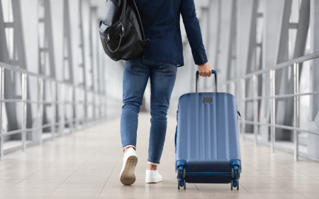 بينما كان الزوج مسافراً.. زوجته  تزوجت و أنجبت طفلة !