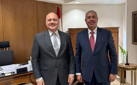 السفير بحاح يبحث مع مساعد وزير الخارجية للشئون القنصلية عدداً من قضايا الجالية اليمنية