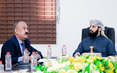 وزارة الأوقاف تناقش مع الخطوط اليمنية ترتيبات نقل الحجاج وأسعار تذاكر الحجاج