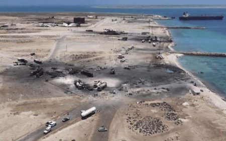 موسكو تعلن إصابة ثلاثة بحارة روس في غارة أمريكية على ميناء رأس عيسى