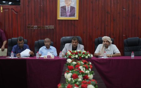 أمين عام محلي المهرة يترأس الاجتماع الثالث للمكتب التنفيذي بالمحافظة لعام 2025م