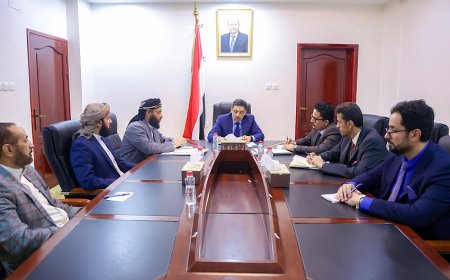 رئيس الوزراء يطلع على استعدادات وزارة الأوقاف والإرشاد لموسم الحج