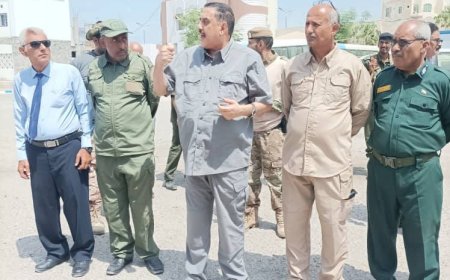 مدير أمن عدن يلتقي بالدفعة التدريبية ويؤكد على أهمية الاستفادة من العلوم الشرطوية والقانونية