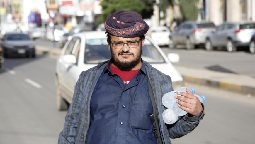 فوضى المياه المعبأة تقلق اليمنيين.. عشرات الشركات تُغرق الأسواق