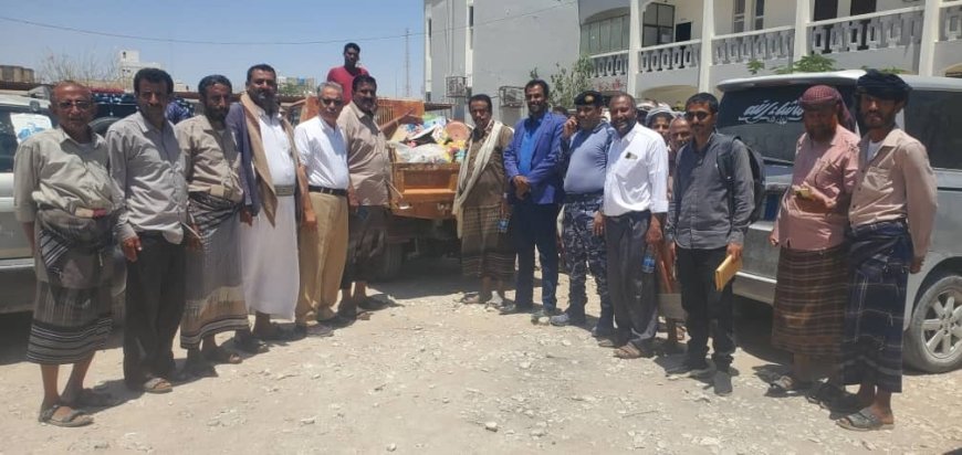 شبوة.. إتلاف أكثر من 4 أطنان من المواد الغذائية ومستحضرات التجميل المنتهية الصلاحية