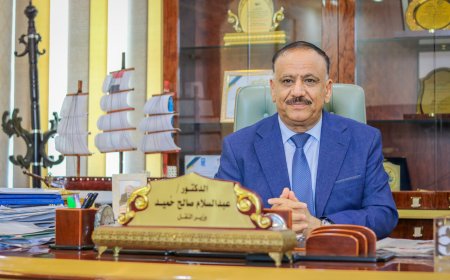 وزير النقل يهنئ موظفي الوزارة وعمال الوطن بمناسبة عيد العمال العالمي