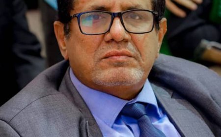 رئيس هيئة الطيران يهنئ الموظفين بمناسبة عيد العمال